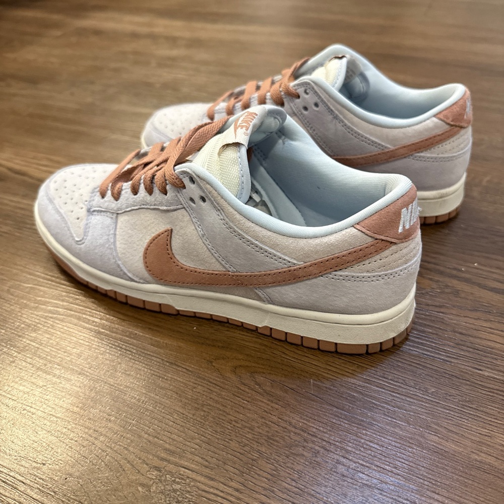 Nike Dunks - Picture 4 of 6